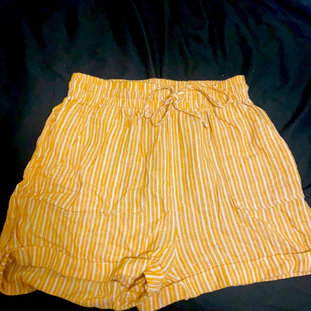 Yellow/white striped high waisted cloth shorts
